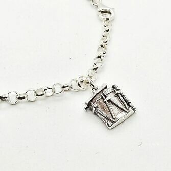 Pulsera Villavieja de Yeltes en plata de ley gaita y tamboril charros abalorios representativos del pueblo