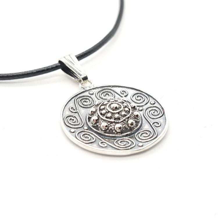 Medallón celta con botón charro