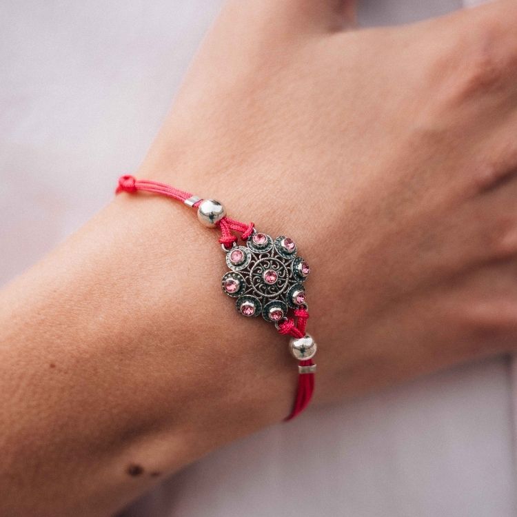 Pulsera botón charro con cristales e hilo de color - Imagen 2