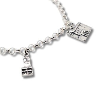 Pulsera de Lumbrales. Torre del Reloj e Iglesia