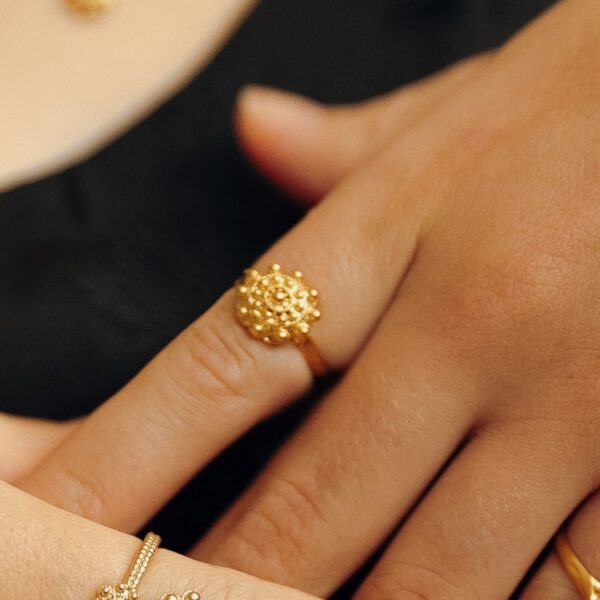 Anillo charro oro botón grande dos filas