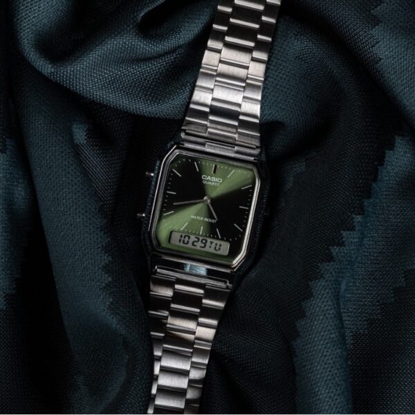 Reloj Casio Cuadrado Vintage Gris Esfera Verde AQ-230EGG-3A icónico