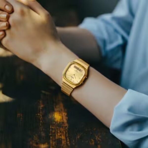 Reloj-Casio-Vintage-AQ-240EG-9A-Ana-Digi-Dorado-Estilo-Anos-80-2